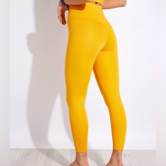 Girlfriend Collective Compressive High Rise 7/8 Leggings Golden Glow - Picture 2 of 5